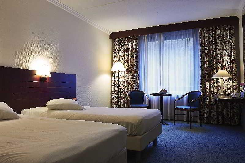 Postillion Hotel Arnhem Bagian luar foto