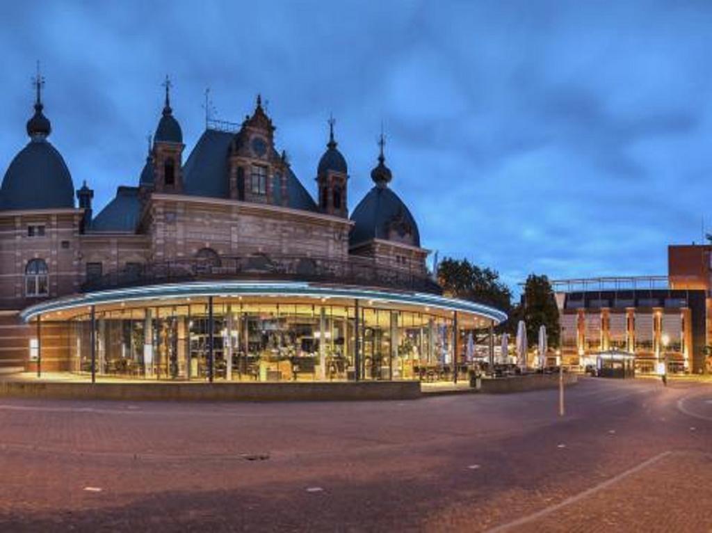 Postillion Hotel Arnhem Bagian luar foto