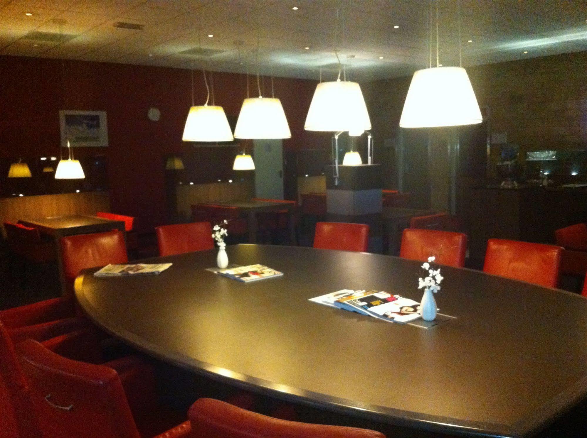 Postillion Hotel Arnhem Bagian luar foto