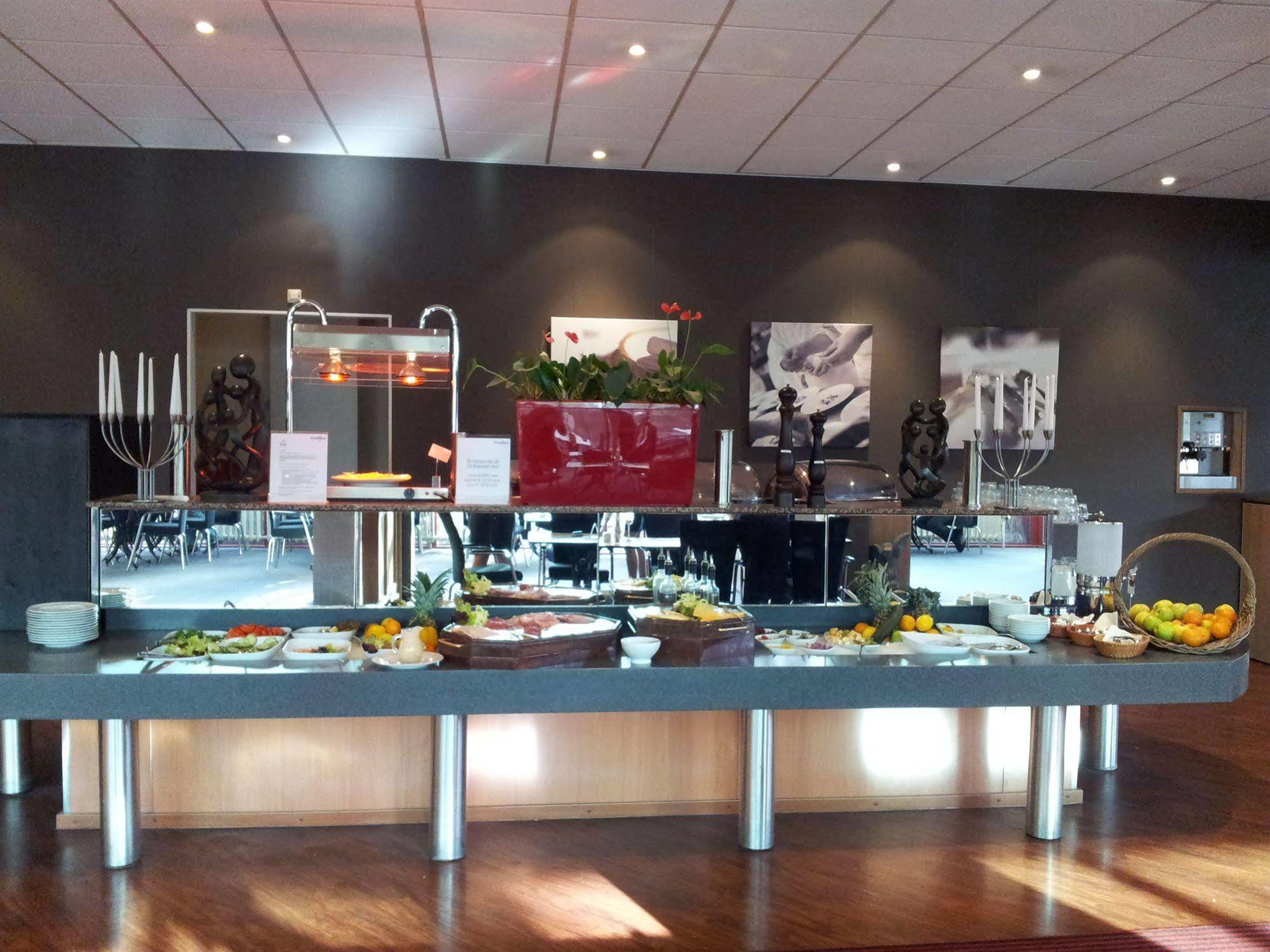 Postillion Hotel Arnhem Bagian luar foto