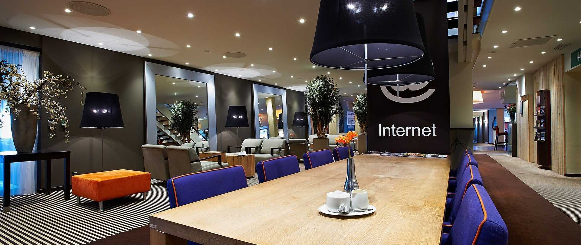 Postillion Hotel Arnhem Bagian luar foto