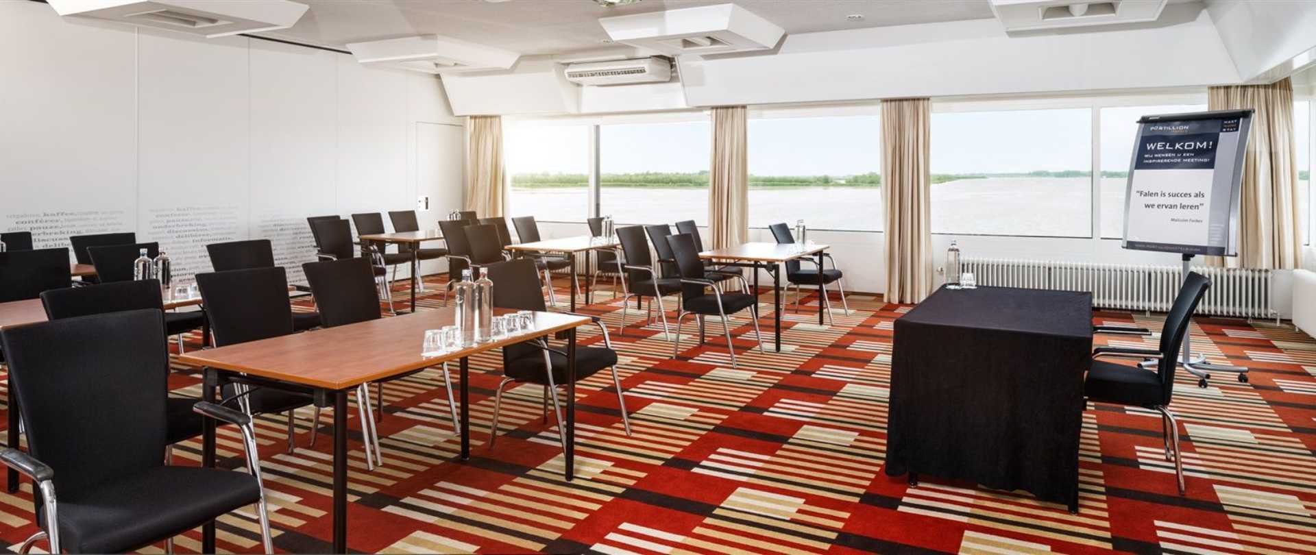 Postillion Hotel Arnhem Bagian luar foto